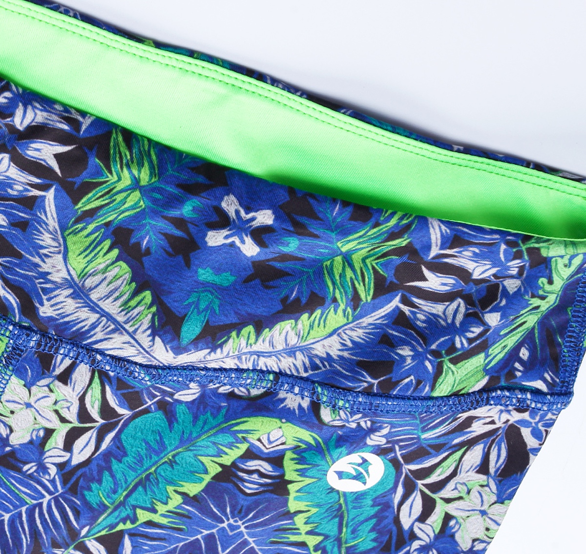 ウエストバンド内のコントラスト