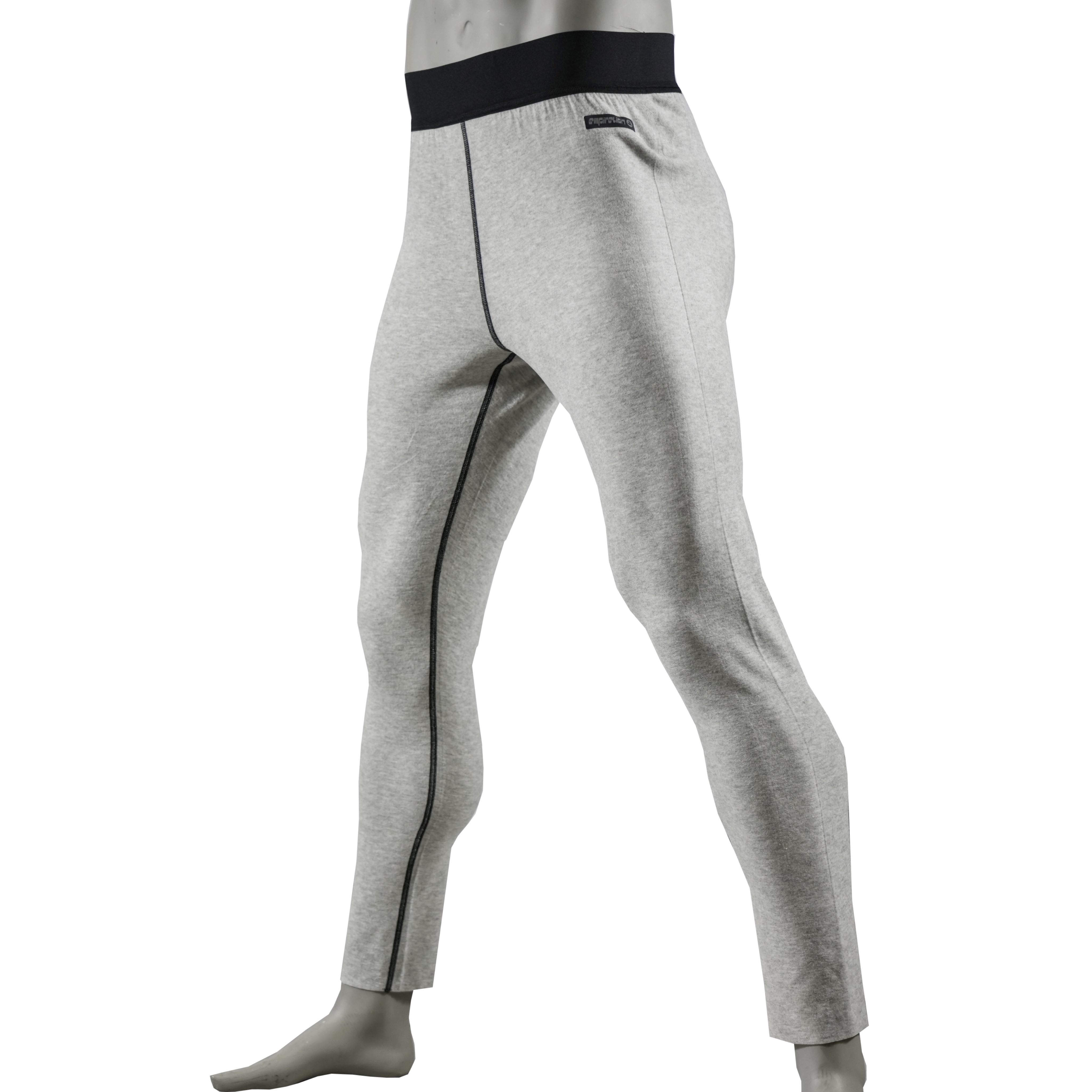 BL005グレーパンツが左