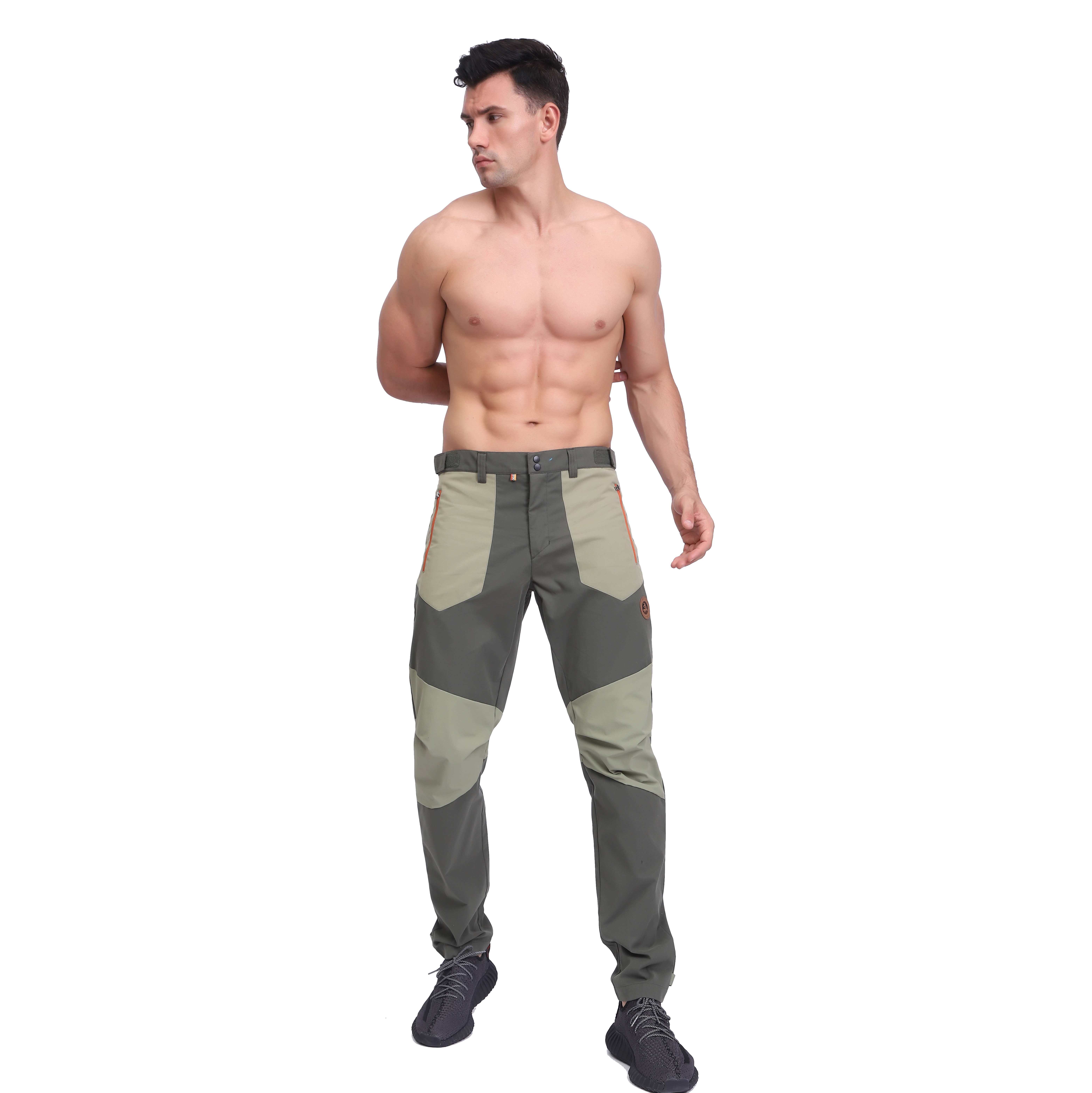 ハイキングパンツ