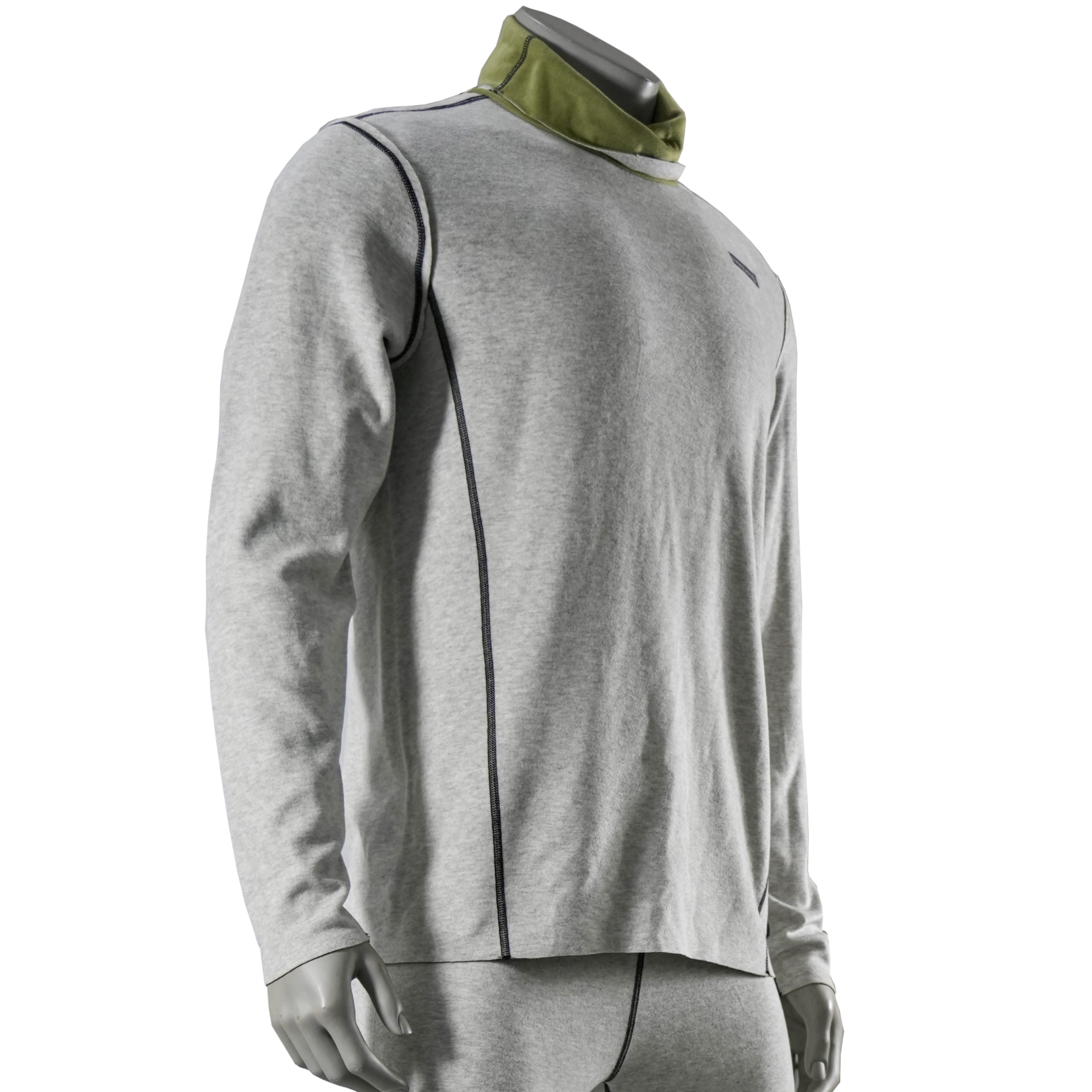 bl005グレーのティーが左